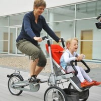 Le vélo poussette pour des balades ecolo en famille
