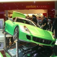 Ferrari passe du rouge au vert, avec la Ferrari 599 hybride …