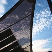 La toile solaire source d’ombre et d’énergie renouvelable …