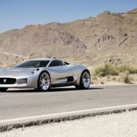 La C-X75, jaguar dévoile un concept car hybride électrique …