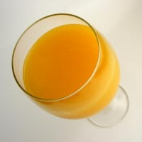 Cocktail vitalité à base de jus d’orange, carotte et céleri