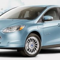 Ford Focus EV électrique et bouteilles en plastique …