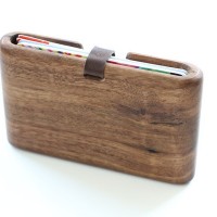Portefeuille en noyer par Slim Timber