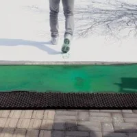 Passage piéton : éponge imbibée de peinture verte