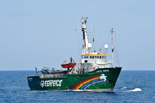 greenpeace rimbowarrior