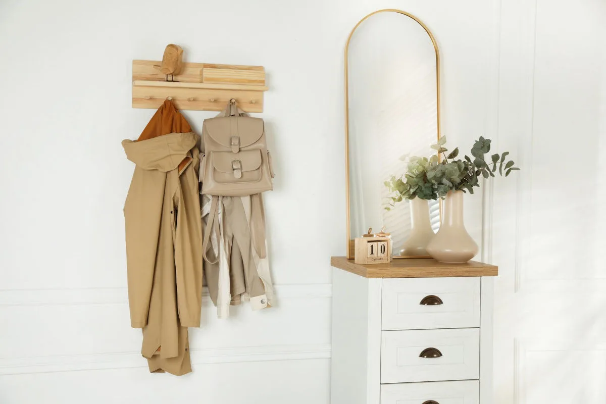 porte-manteau mural en bois