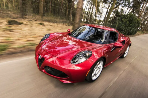 alfa romeo 4c rouge