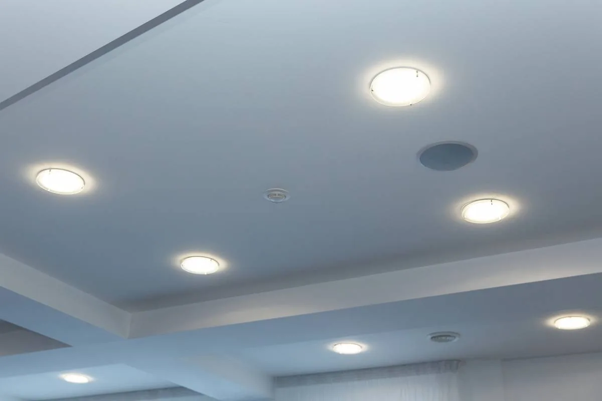 spots led au plafond